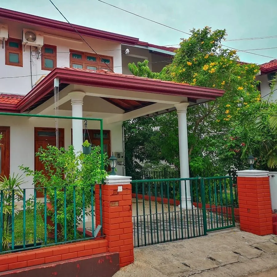 Thisara Luxury Villas 니곰보