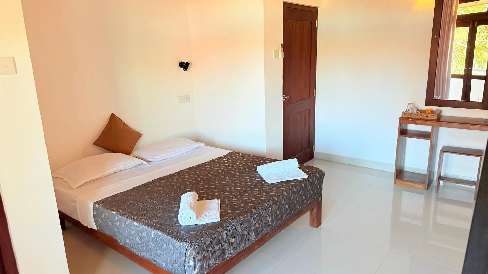 Thisara Luxury Villas B&B 니곰보