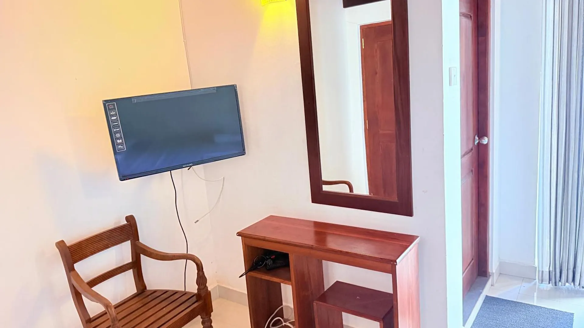 Thisara Luxury Villas B&B 니곰보